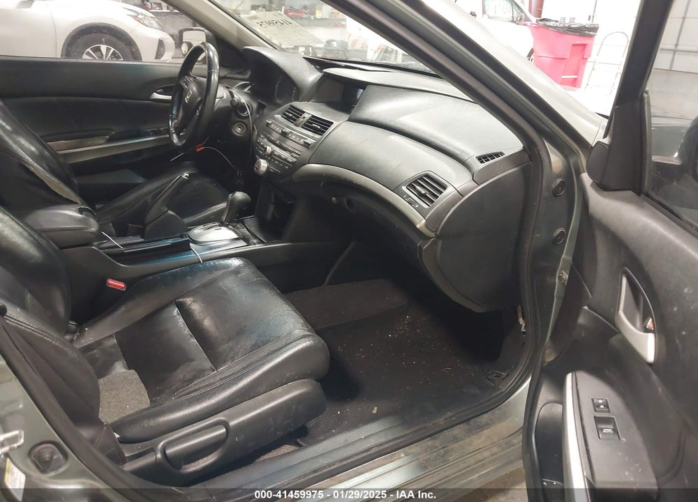 2008 HONDA ACCORD VIN: JHMCP26818C022972