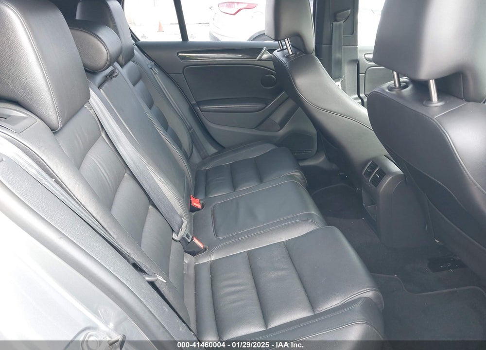 2011 VOLKSWAGEN GTI VIN: WVWHD7AJ2BW275229