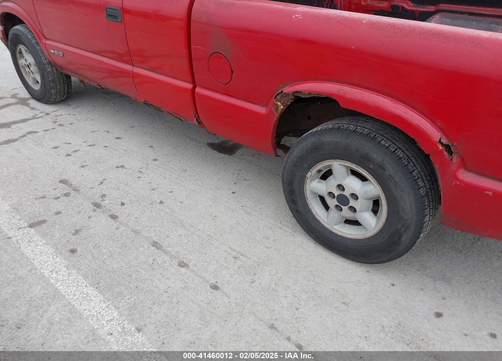 2002 CHEVROLET S-10 LS VIN: 1GCDT19W928196725