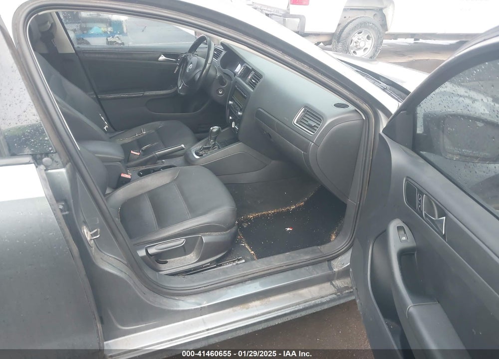2011 VOLKSWAGEN JETTA VIN: 3VWDZ7AJ3BM013491