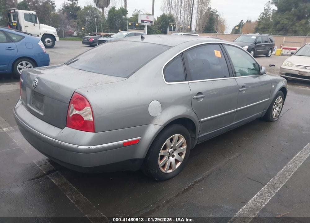 2002 VOLKSWAGEN PASSAT GLS VIN: WVWPD63B22P290089
