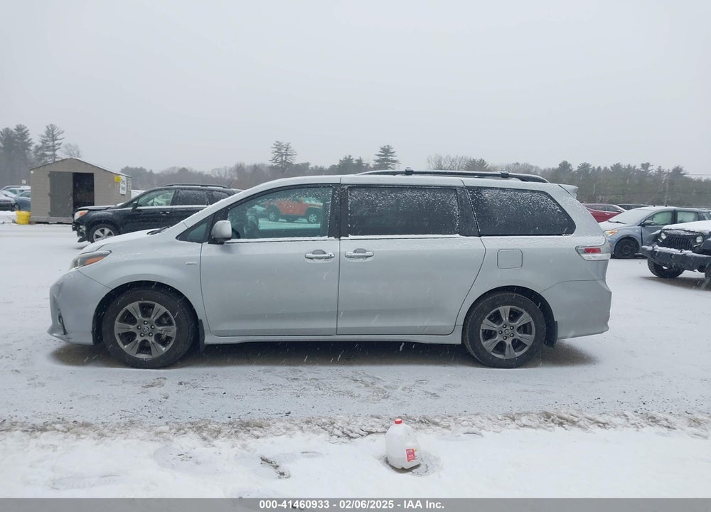 2019 TOYOTA SIENNA SE 7 PASSENGER VIN: 5TDEZ3DC8KS210587