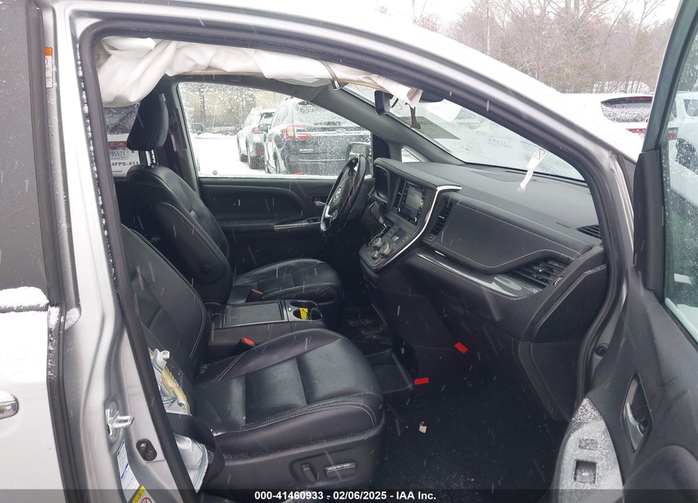 2019 TOYOTA SIENNA SE 7 PASSENGER VIN: 5TDEZ3DC8KS210587