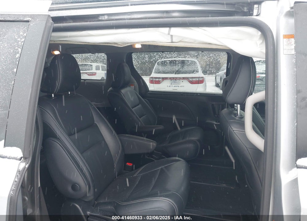 2019 TOYOTA SIENNA SE 7 PASSENGER VIN: 5TDEZ3DC8KS210587
