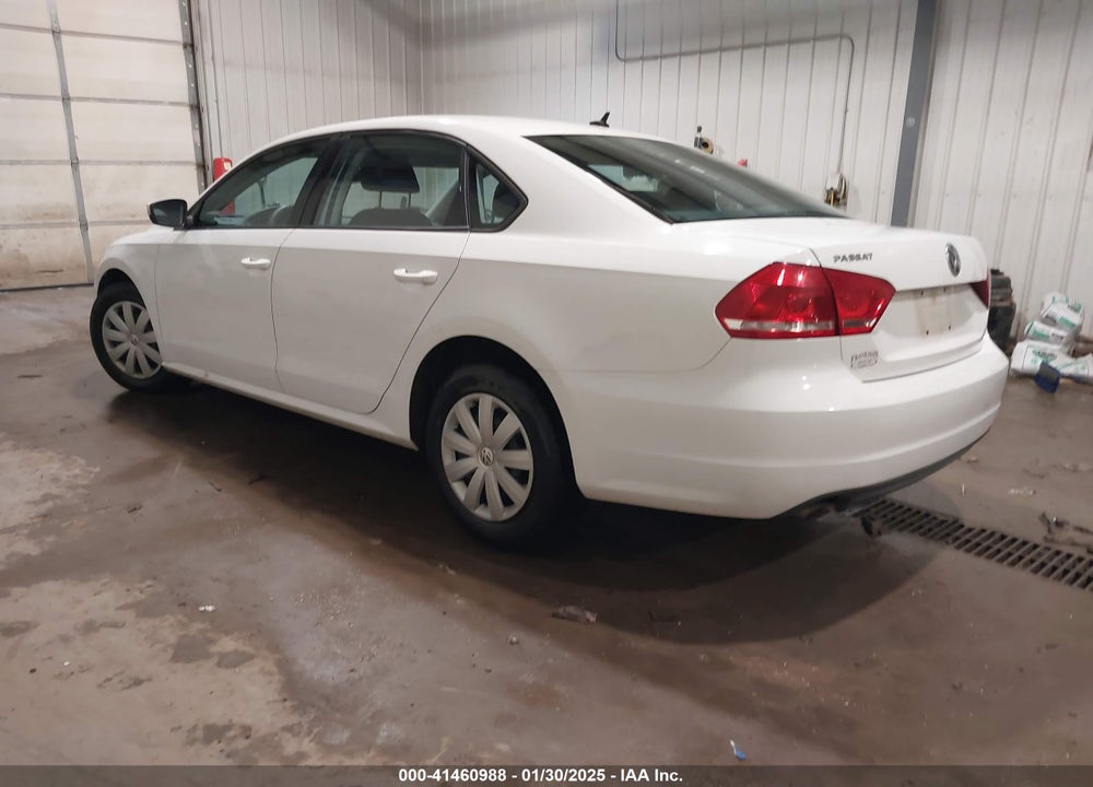 2013 VOLKSWAGEN PASSAT 2.5L S VIN: 1VWAP7A32DC081764