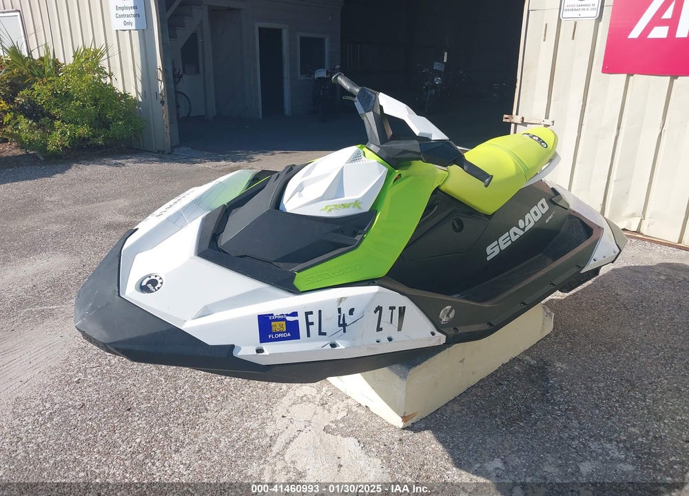 2023 SEADOO SPARK VIN: YDV24910J223