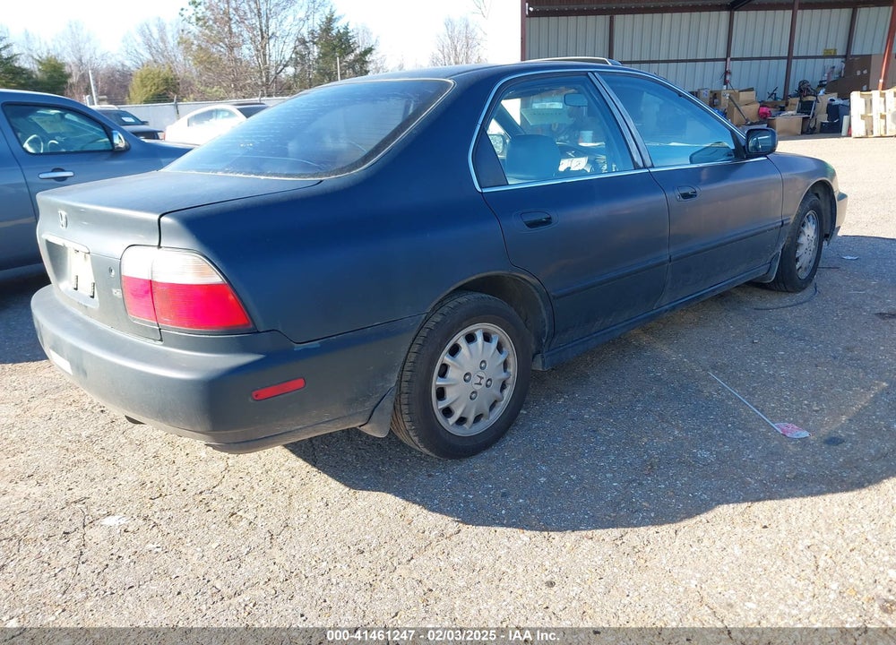 1996 HONDA ACCORD EX VIN: 1HGCD566XTA251134