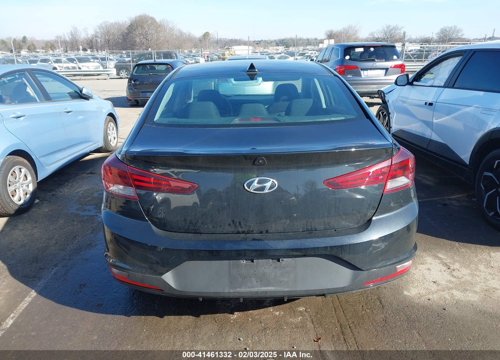 2019 HYUNDAI ELANTRA VIN: 5NPD84LF0KH439240