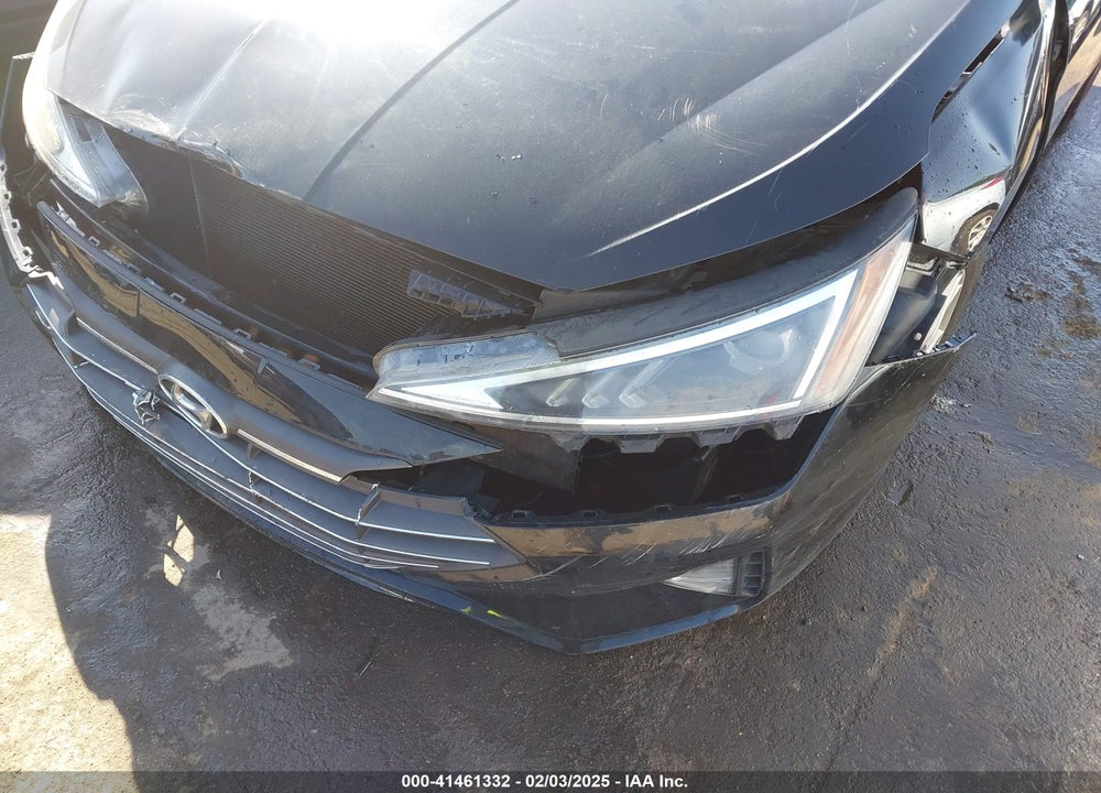2019 HYUNDAI ELANTRA VIN: 5NPD84LF0KH439240