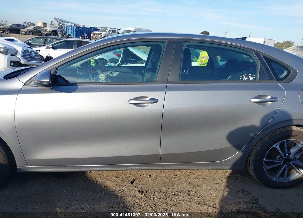 2023 KIA FORTE VIN: 3KPF24AD1PE652284
