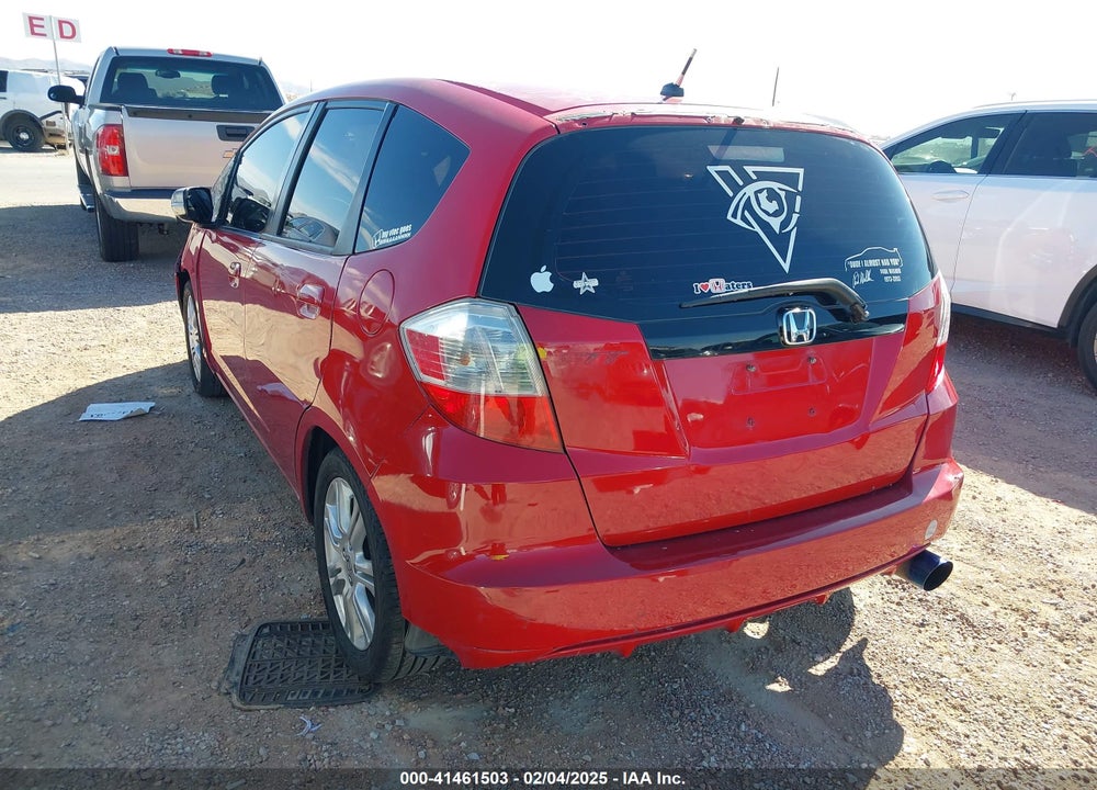 2011 HONDA FIT VIN: JHMGE8H6XBS002478