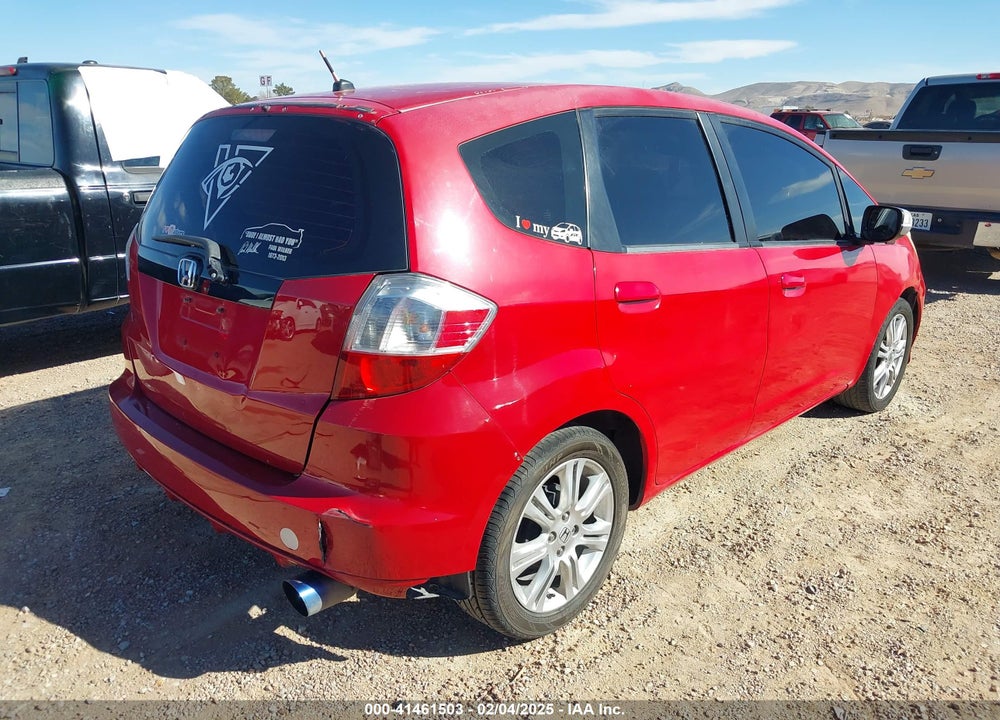 2011 HONDA FIT VIN: JHMGE8H6XBS002478