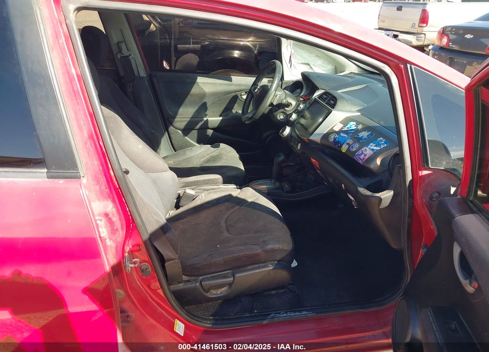 2011 HONDA FIT VIN: JHMGE8H6XBS002478