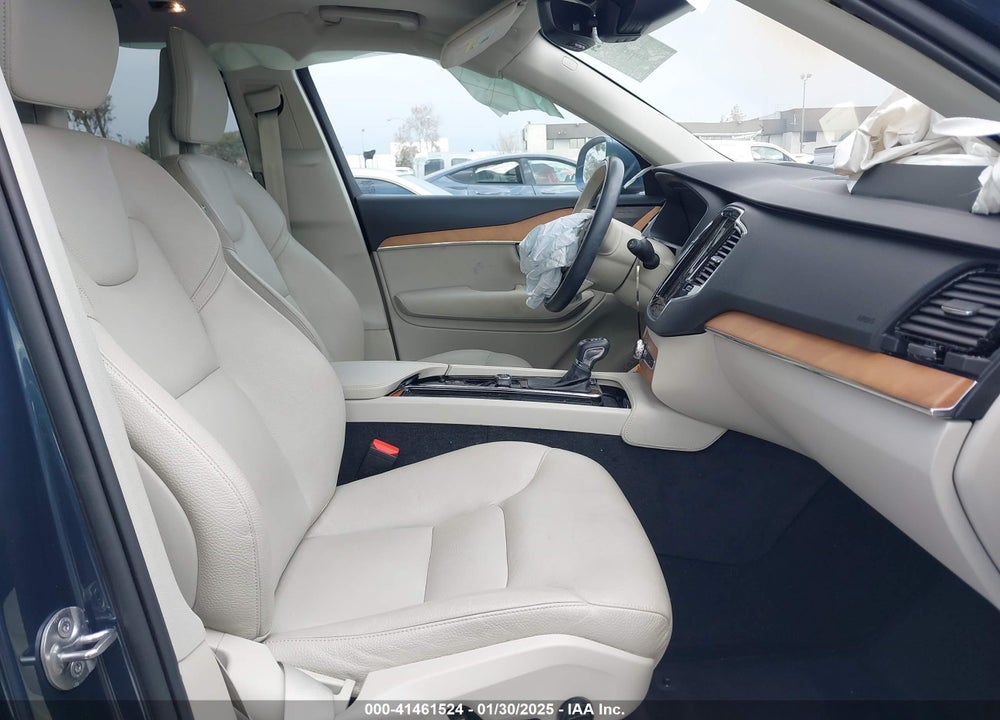 2022 VOLVO XC90 T6 MOMENTUM 7 PASSENGER VIN: YV4A22PKXN1817816
