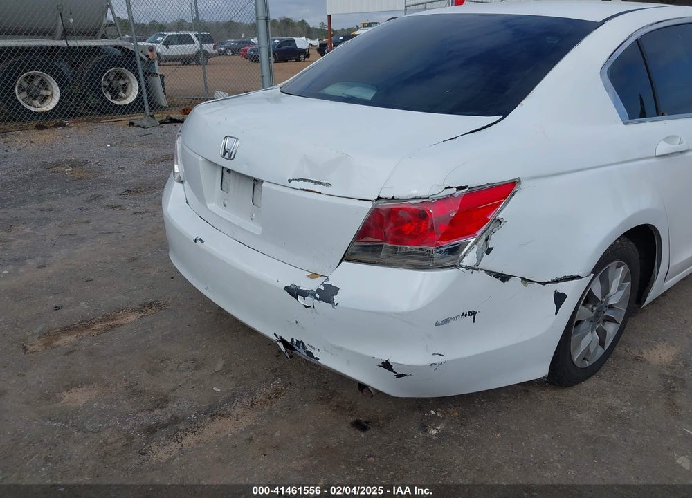 2008 HONDA ACCORD VIN: 1HGCP26408A165603