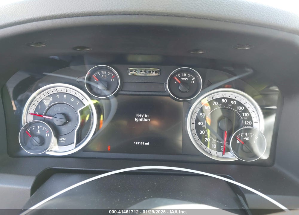 2013 RAM 1500 VIN: 1C6RR6GT1DS694070
