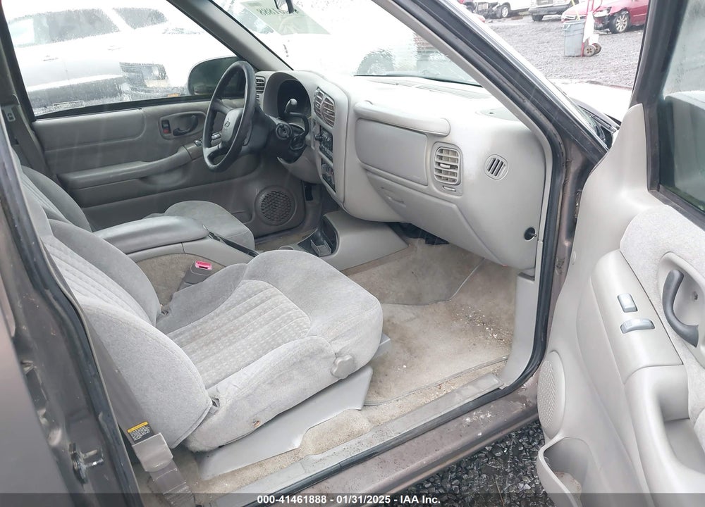 2000 CHEVROLET BLAZER LS VIN: 1GNDT13W1YK162399