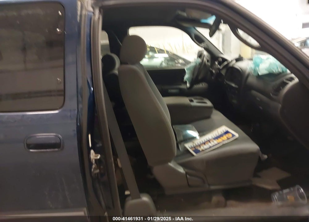2004 TOYOTA TUNDRA SR5 V8 VIN: 5TBBT44184S445611