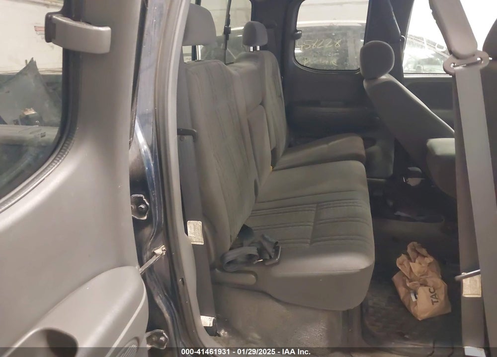 2004 TOYOTA TUNDRA SR5 V8 VIN: 5TBBT44184S445611