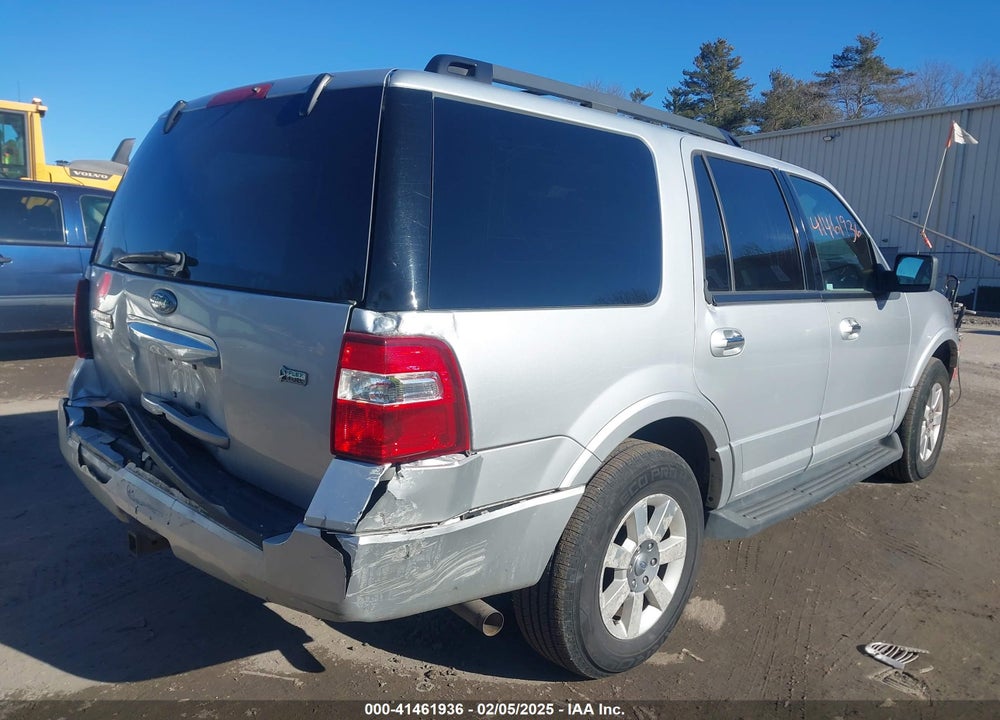 2010 FORD EXPEDITION XLT VIN: 1FMJU1G59AEB57882