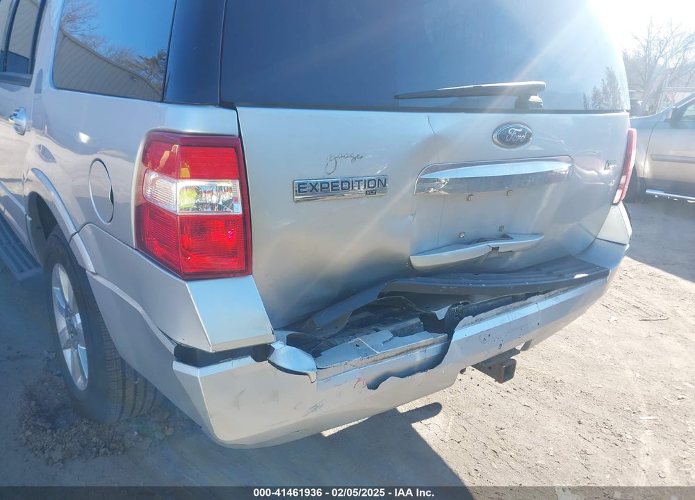 2010 FORD EXPEDITION XLT VIN: 1FMJU1G59AEB57882