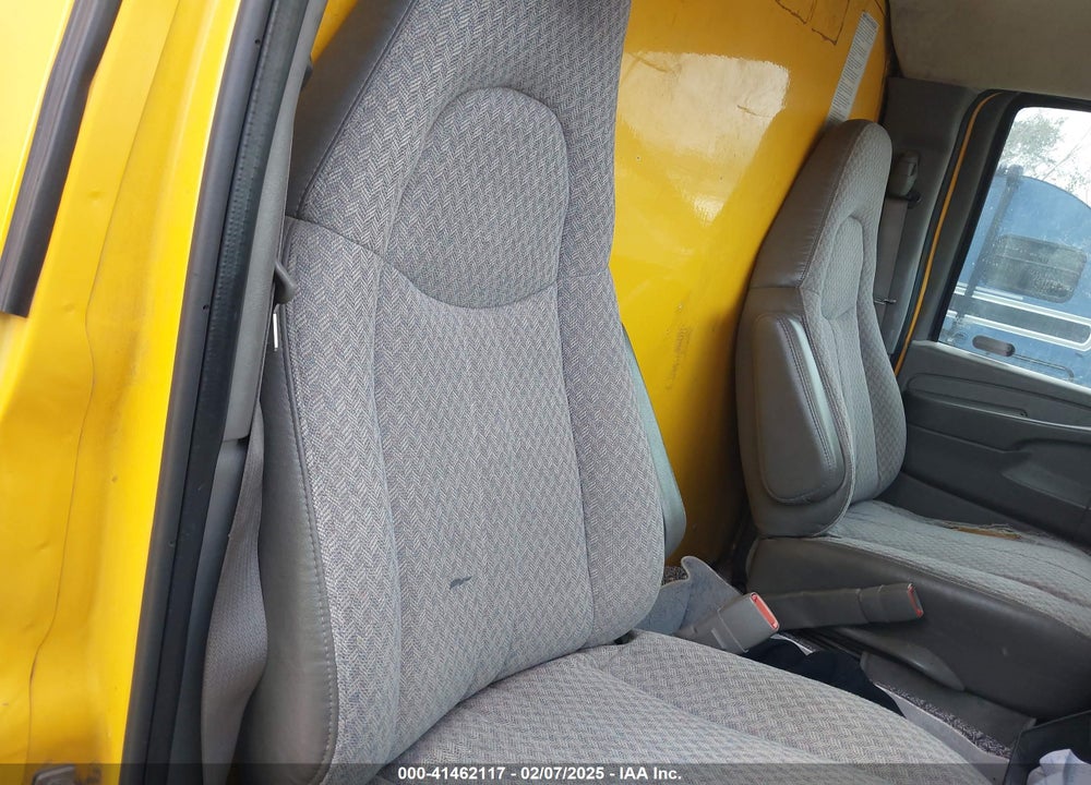 2004 GMC SAVANA CUTAWAY STANDARD W/C7A VIN: 1GDHG31U741905753