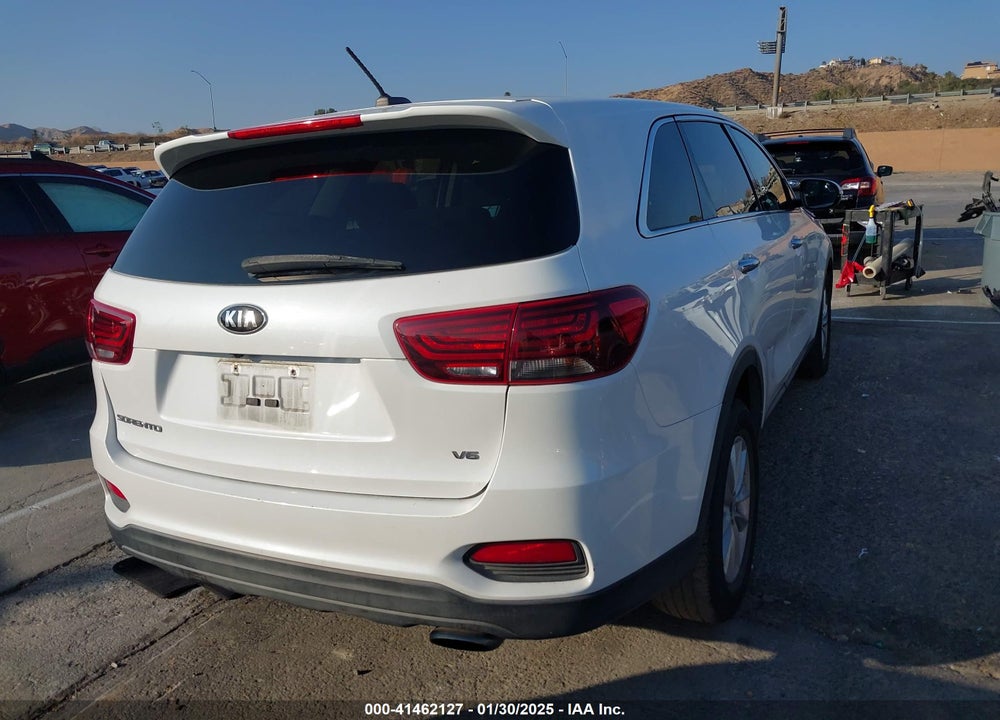 2019 KIA SORENTO 3.3L LX VIN: 5XYPG4A52KG558439
