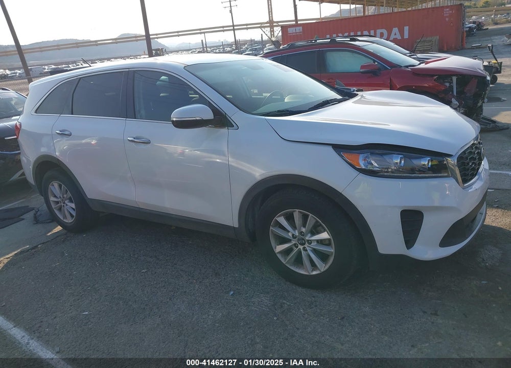 2019 KIA SORENTO 3.3L LX VIN: 5XYPG4A52KG558439