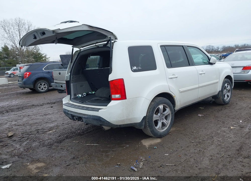 2015 HONDA PILOT EX VIN: 5FNYF4H44FB064732