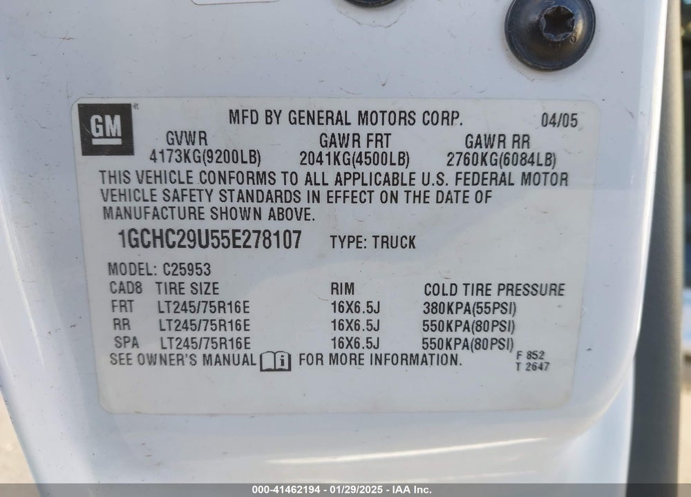 2005 CHEVROLET SILVERADO 2500HD WORK TRUCK VIN: 1GCHC29U55E278107