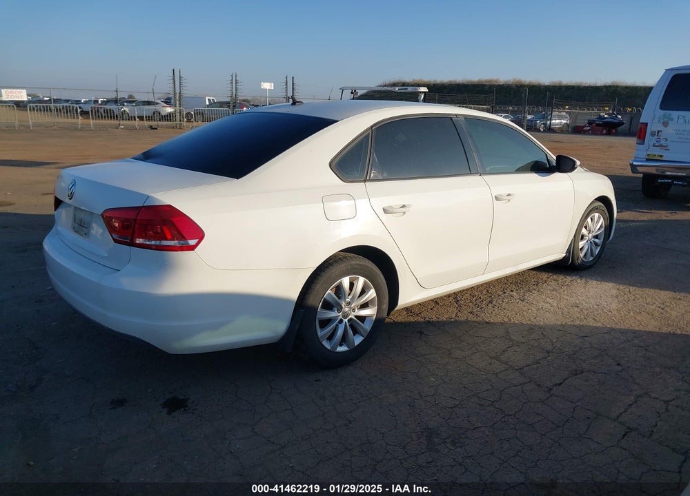 2012 VOLKSWAGEN PASSAT 2.5L S VIN: 1VWAP7A33CC014590