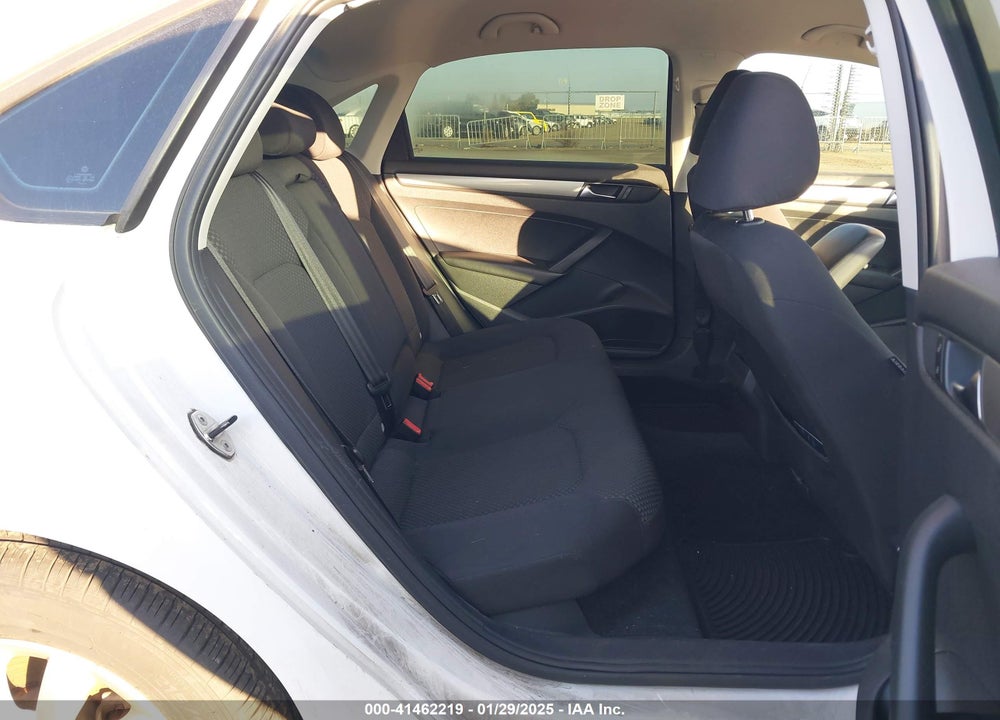 2012 VOLKSWAGEN PASSAT 2.5L S VIN: 1VWAP7A33CC014590