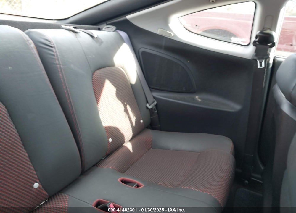 2006 HYUNDAI TIBURON VIN: KMHHN65FX6U205665