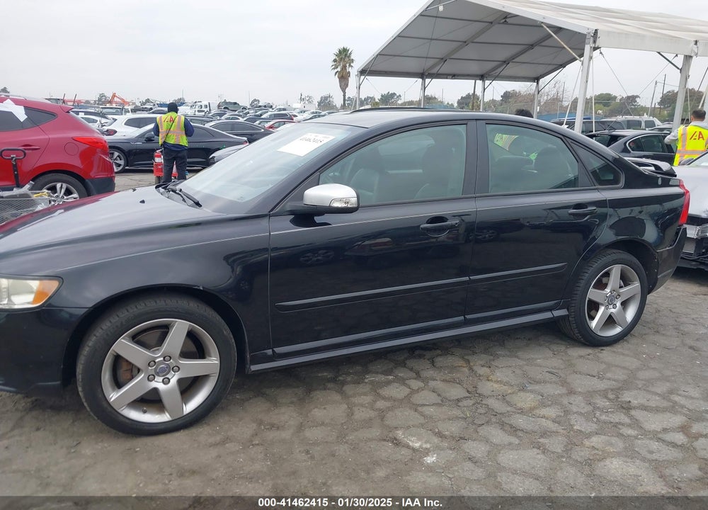 2010 VOLVO S40 T5 R-DESIGN VIN: YV1672MH4A2488208