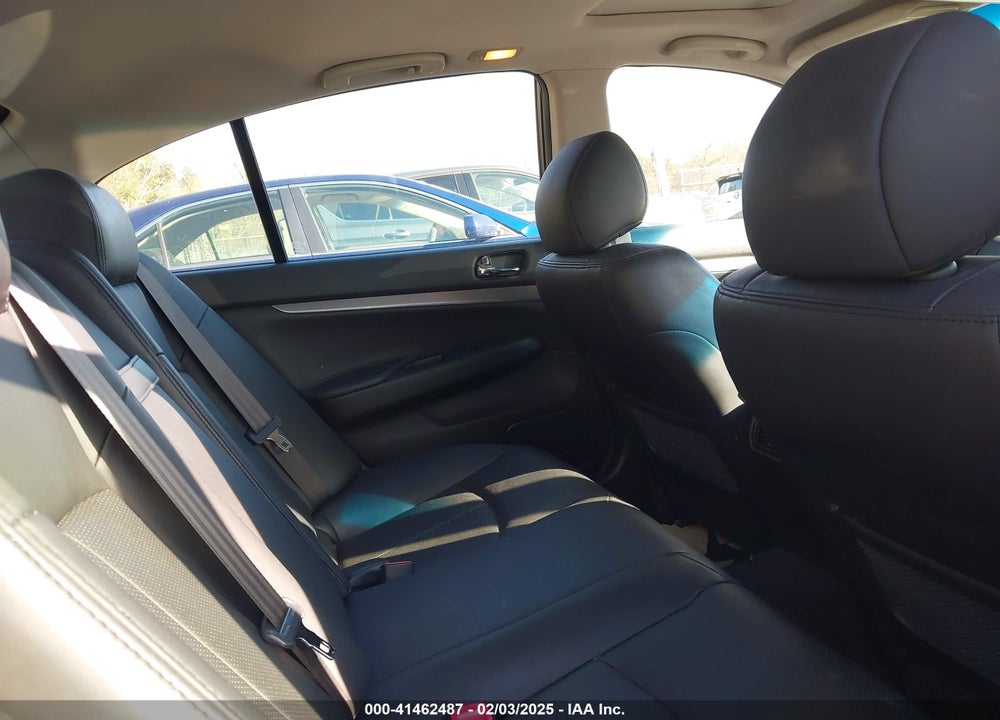 2015 INFINITI Q40 VIN: JN1CV6AR4FM522231