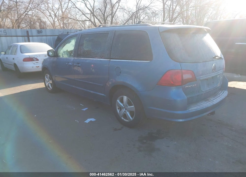 2011 VOLKSWAGEN ROUTAN SE VIN: 2V4RW3DG5BR739975