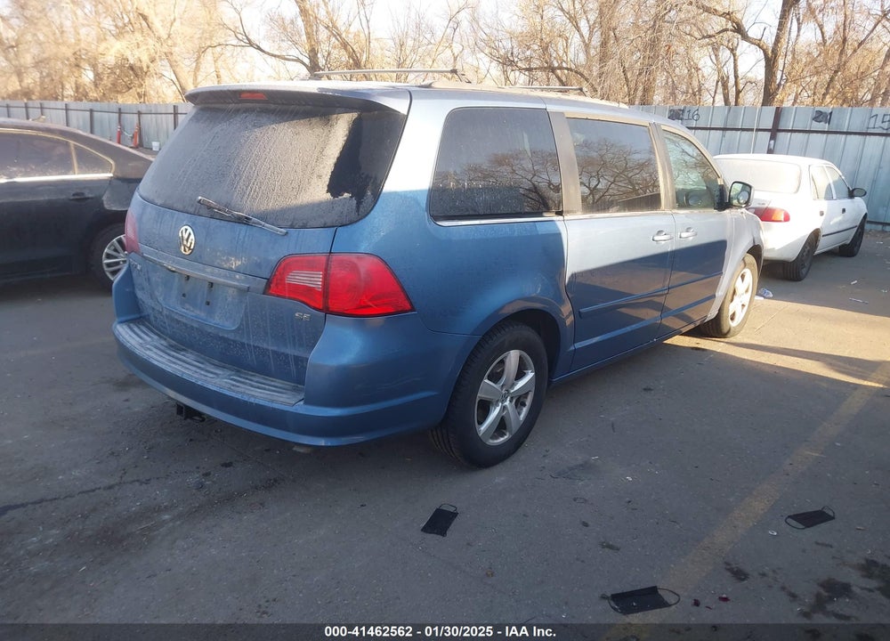 2011 VOLKSWAGEN ROUTAN SE VIN: 2V4RW3DG5BR739975
