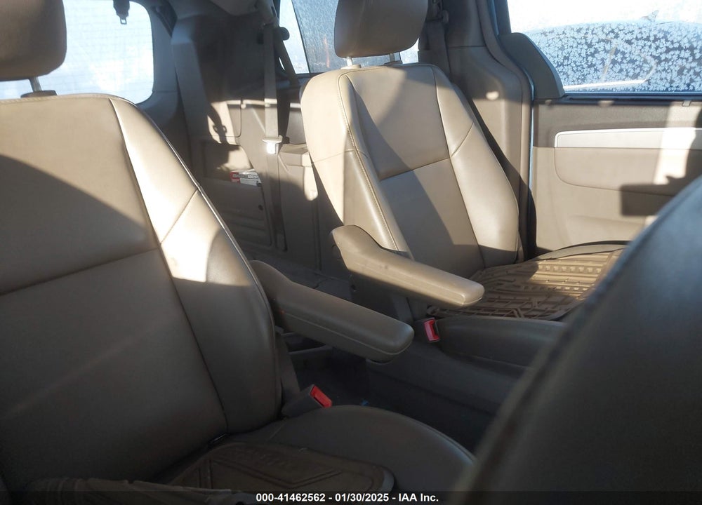 2011 VOLKSWAGEN ROUTAN SE VIN: 2V4RW3DG5BR739975