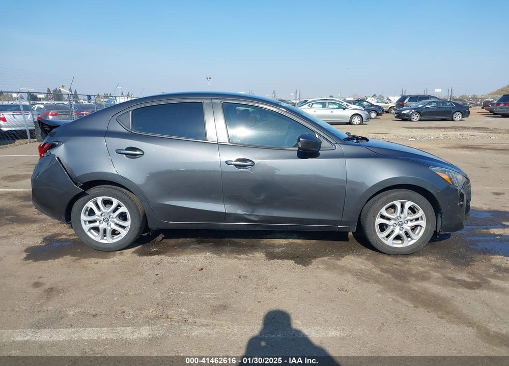 2018 TOYOTA YARIS IA VIN: 3MYDLBYV2JY302063