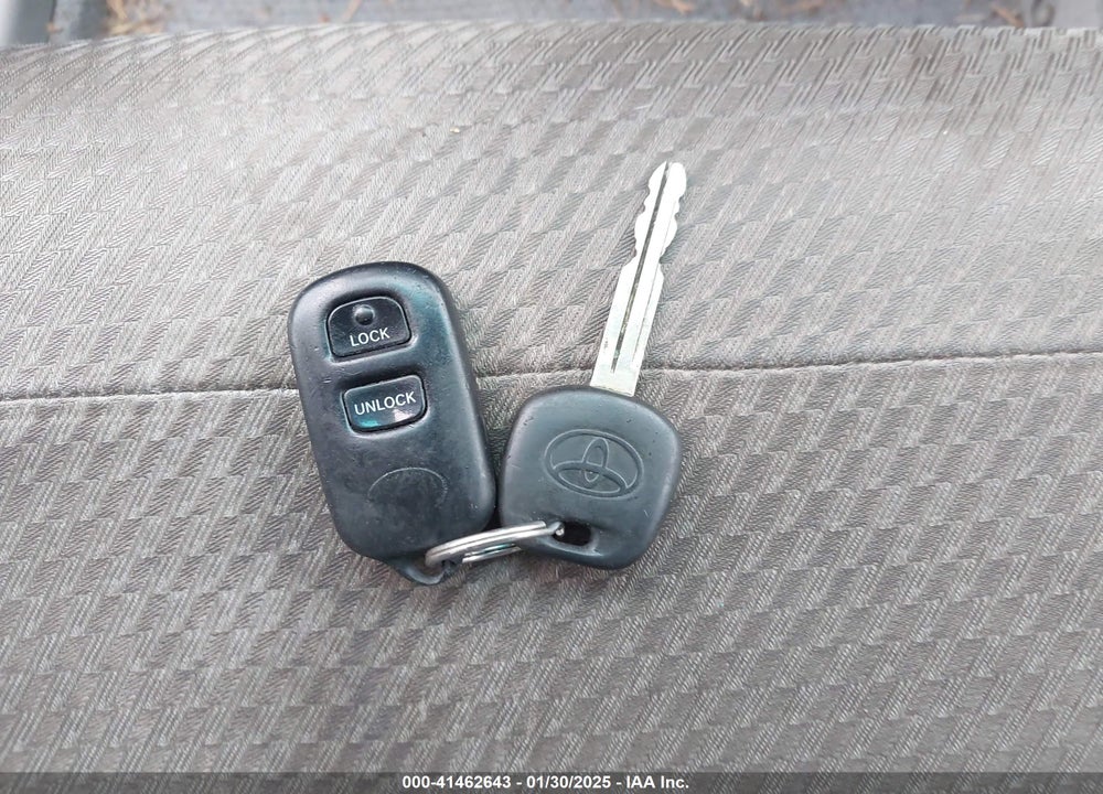 2004 TOYOTA HIGHLANDER V6 W/O 3RD ROW (A5) VIN: JTEGP21A240014433