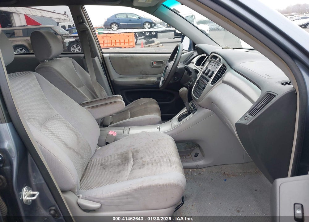 2004 TOYOTA HIGHLANDER V6 W/O 3RD ROW (A5) VIN: JTEGP21A240014433