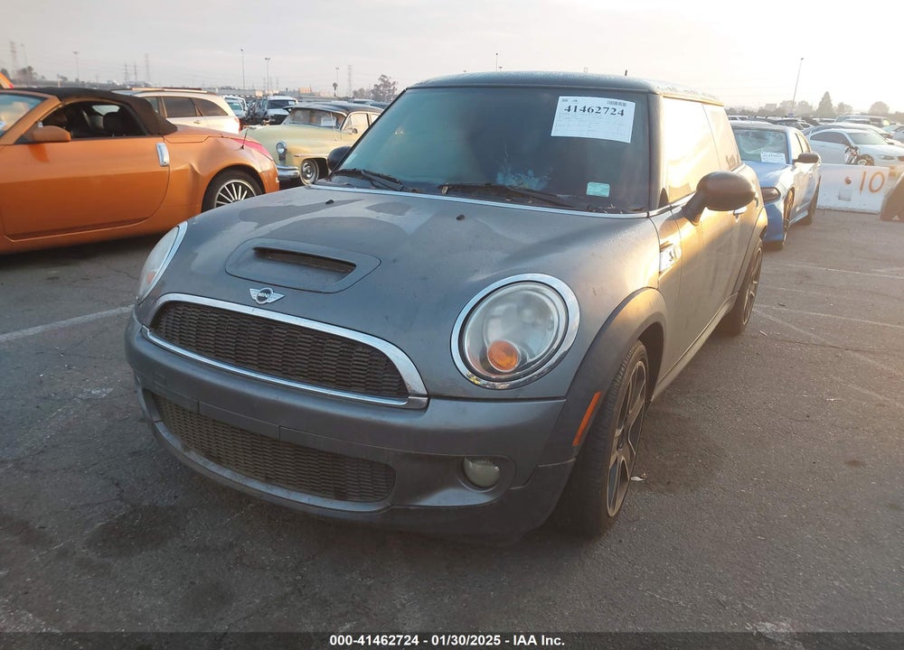 2010 MINI COOPER S VIN: WMWMF7C57ATW89743