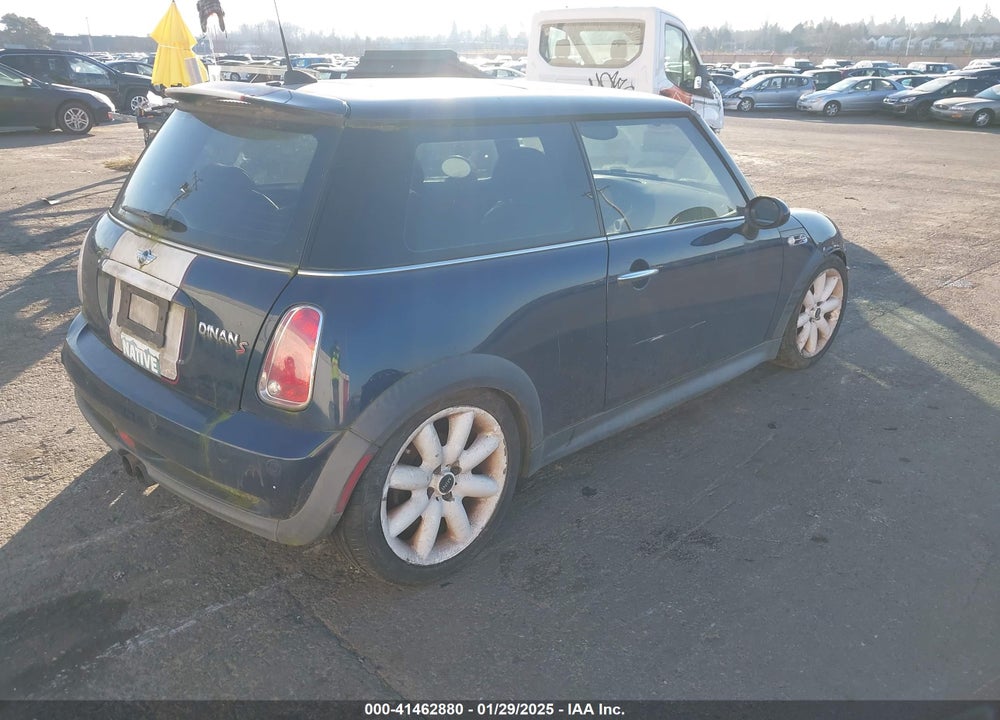 2006 MINI COOPER S VIN: WMWRE33516TN27079