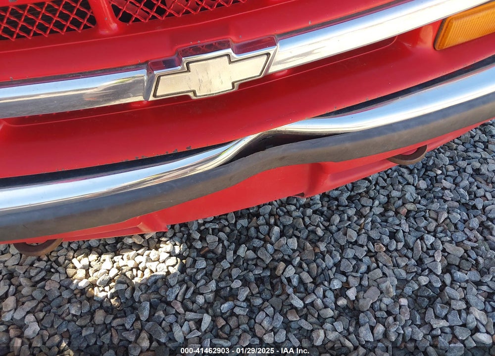 2000 CHEVROLET BLAZER LS VIN: 1GNDT13W9Y2253081