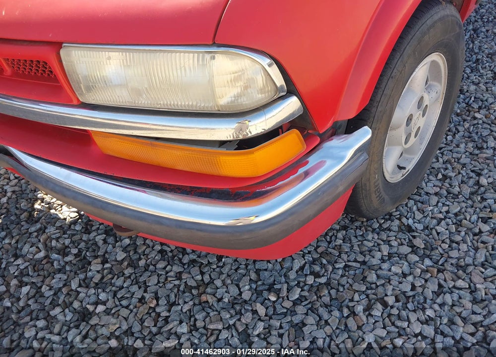 2000 CHEVROLET BLAZER LS VIN: 1GNDT13W9Y2253081