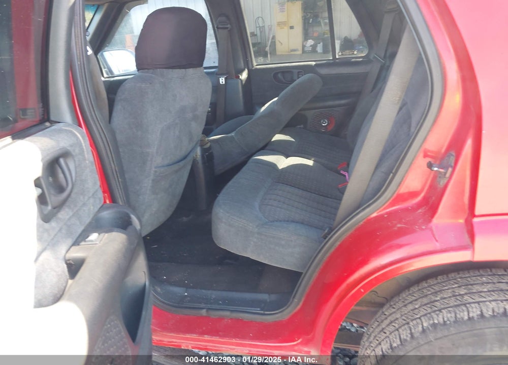 2000 CHEVROLET BLAZER LS VIN: 1GNDT13W9Y2253081
