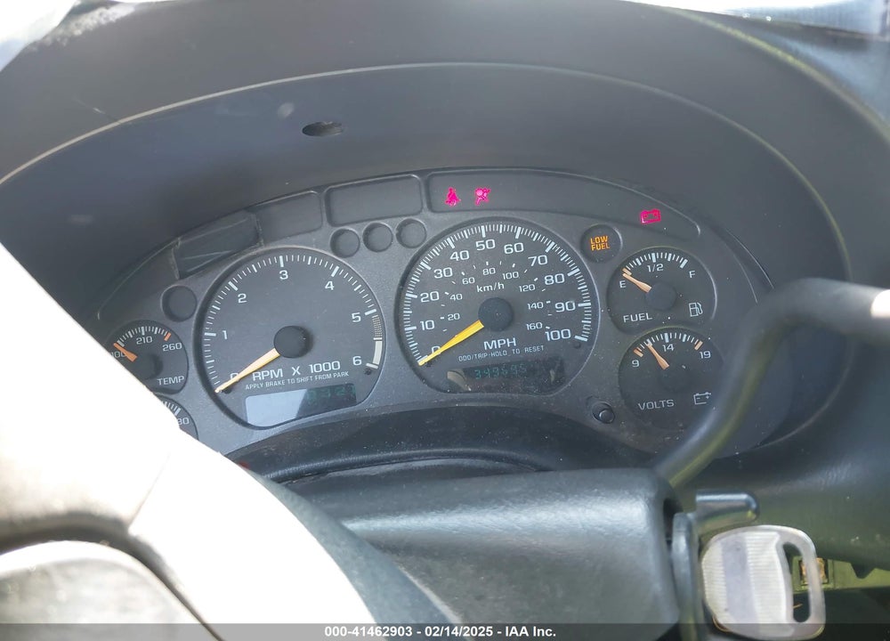 2000 CHEVROLET BLAZER LS VIN: 1GNDT13W9Y2253081