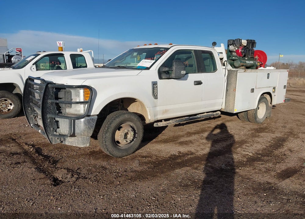 2017 FORD F-350 CHASSIS XL VIN: 1FD8X3H61HEE51344