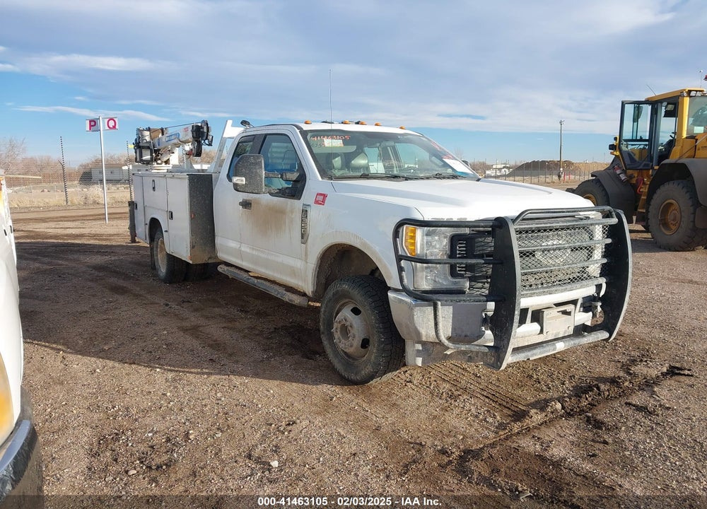 2017 FORD F-350 CHASSIS XL VIN: 1FD8X3H61HEE51344