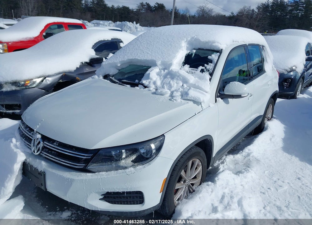 2017 VOLKSWAGEN TIGUAN VIN: WVGBV7AX5HK049074